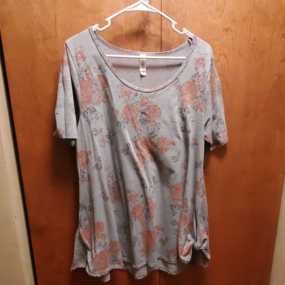 LuLaRoe Perfect T